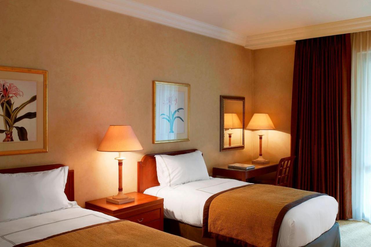 Sheraton Addis, A Luxury Collection Hotel, Адис Абеба Екстериор снимка