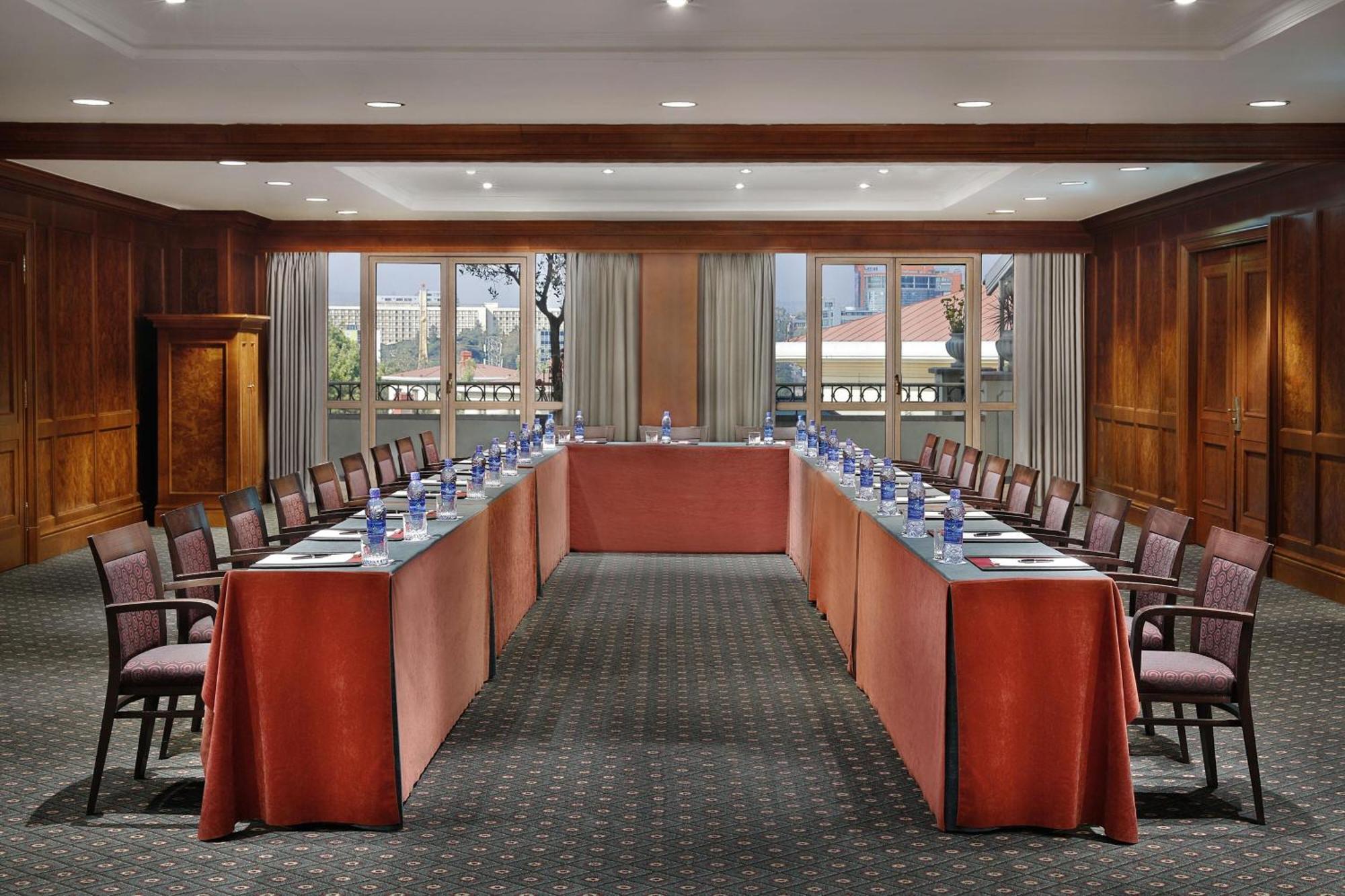 Sheraton Addis, A Luxury Collection Hotel, Адис Абеба Екстериор снимка