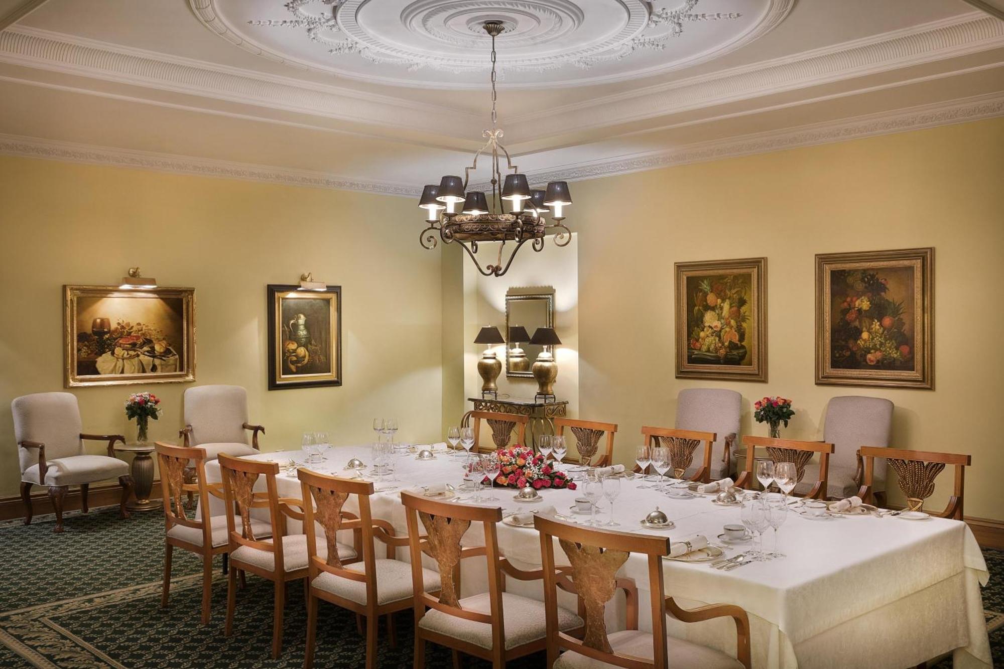 Sheraton Addis, A Luxury Collection Hotel, Адис Абеба Екстериор снимка