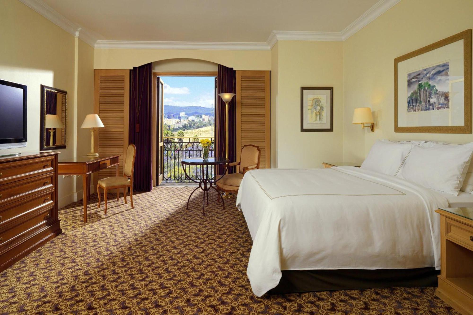 Sheraton Addis, A Luxury Collection Hotel, Адис Абеба Екстериор снимка